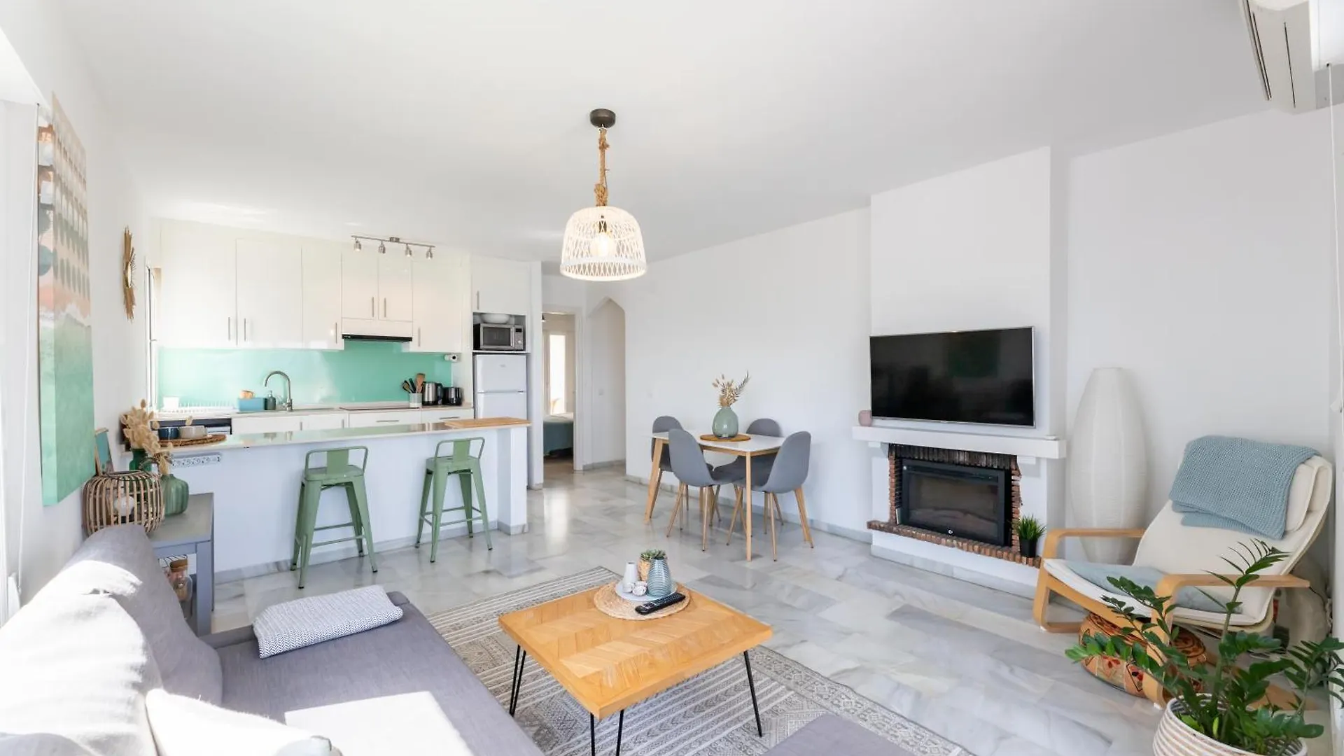 Vb Beachfront 2Bdr Duplex With Bbq Benalmadena 0*,  Spain