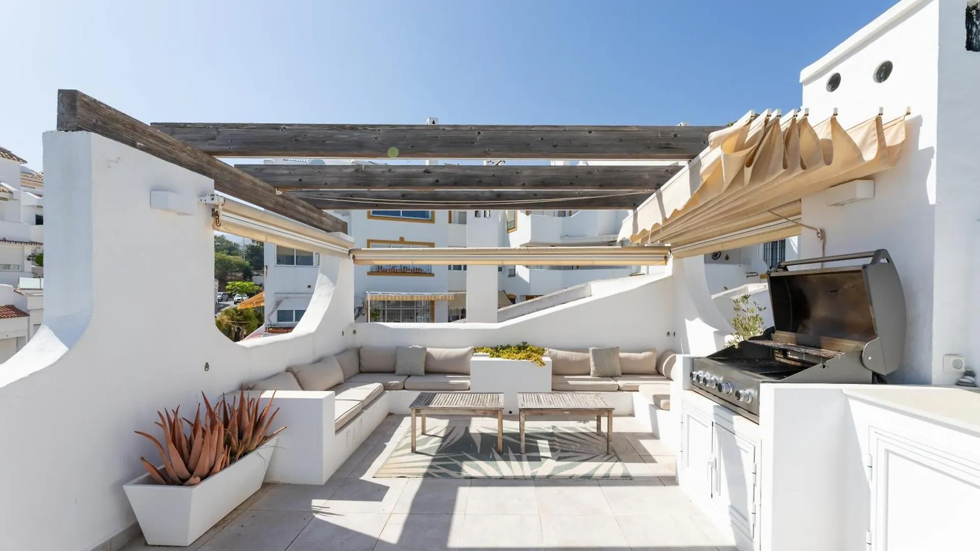 Vb Beachfront 2Bdr Duplex With Bbq Benalmadena Spain