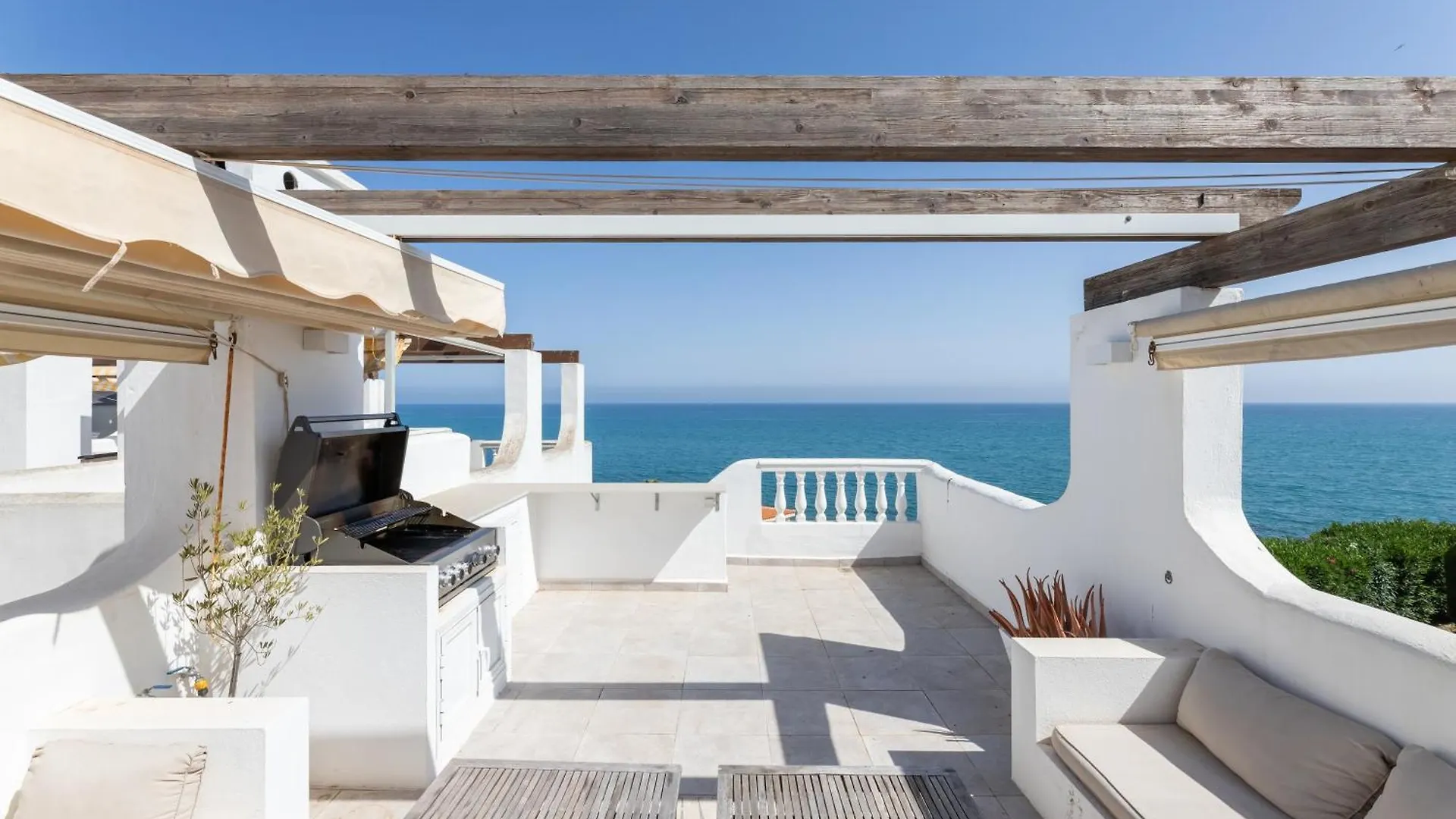 Vb Beachfront 2Bdr Duplex With Bbq Benalmadena 0*,  Spain